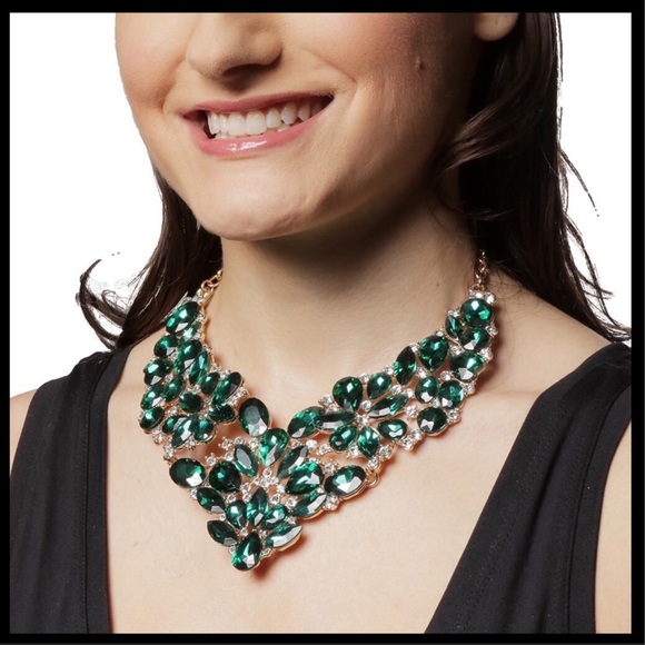 Amrita Singh Austrian Crystals Necklace Emerald - Picture 2 of 2